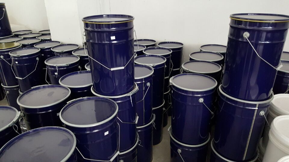 The transfer of glue used to remove the glue