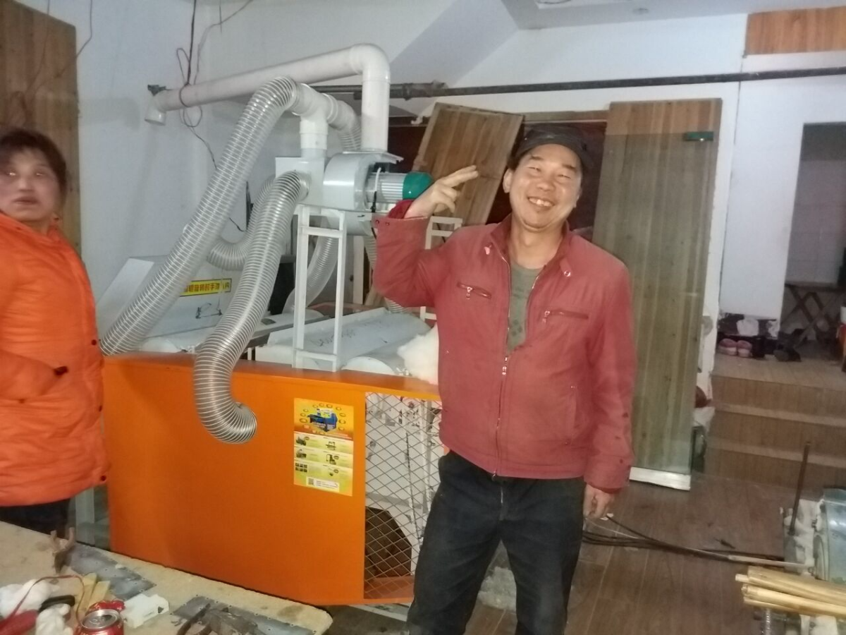 湖北弹花机客户 黄冈明老板全套弹花机安装成功