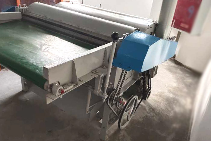 6MTB101双罗拉单辊吸尘弹花机侧面